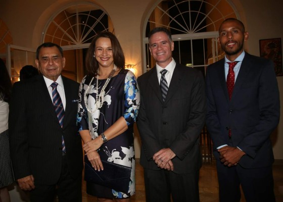 recepción en honor a la nueva consejera de prensa de ee uu