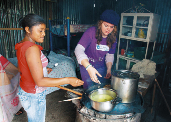 Sobrepasan meta de construir 201 viviendas en 2011