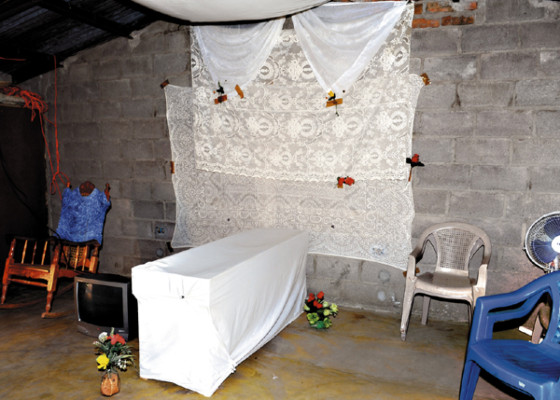 Parientes de víctimas sumidos en el desconsuelo y la desesperación