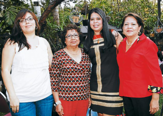 Tiernos detalles prenatales para Isabella