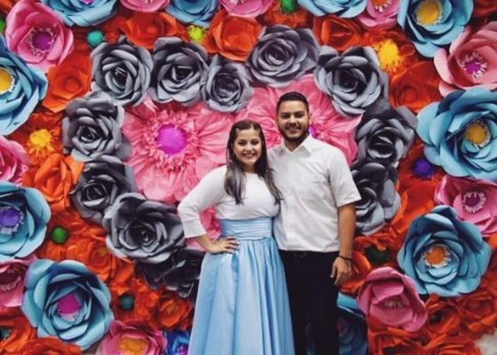 Así es Hannah, la joven que sigue los pasos de su madre, la pastora Ninoska de Ponce