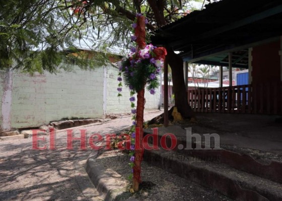 Celebración del Día de la Santa Cruz no se paraliza pese a pandemia