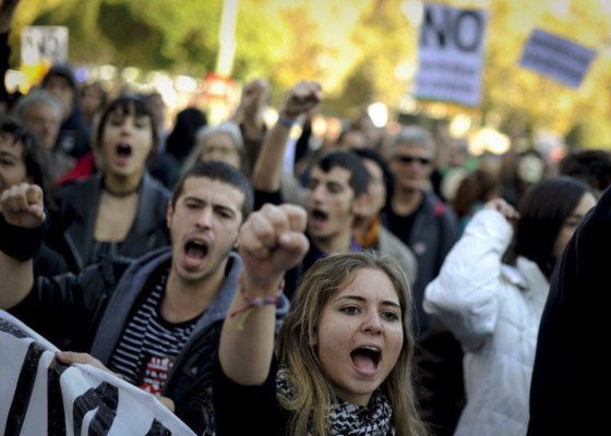 'Indignados' se manifiestan contra la crisis