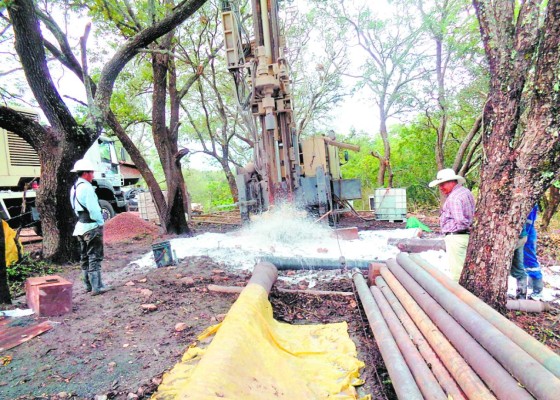Con perforación de pozos solventan escasez de agua Sabanagrande