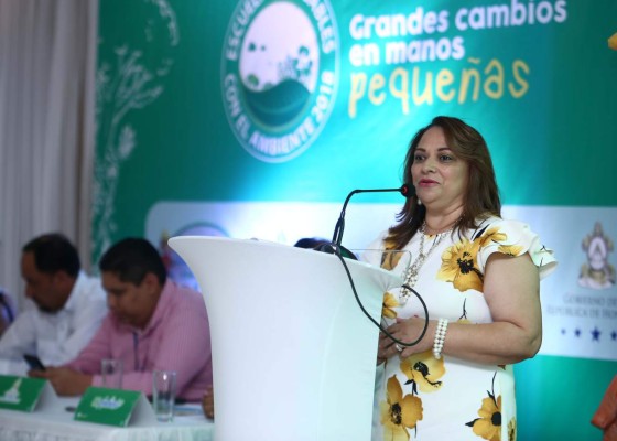 Padres de familia y docentes impulsan cambios en escuelas