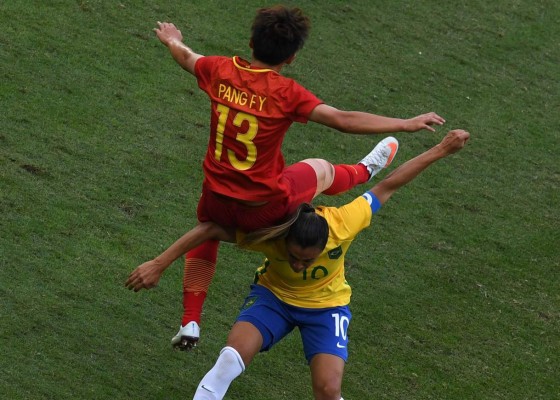 Brasil supera el examen de China con un 3-0 en fútbol femenino