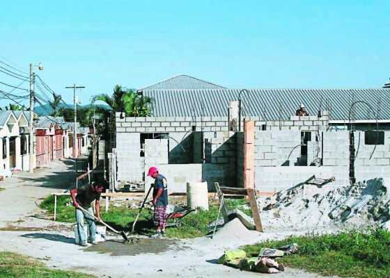 Bienes raíces y el consumo lideran cartera crediticia del sistema bancario