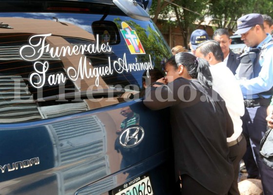 Honduras: 'Mi papi, quiero ver a mi papi”, lamentaba hijo de policía