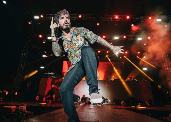 El cantante J Balvin confiesa cómo un accidente de avión le cambió la vida