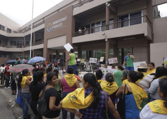 Hondureñas exigen un alto a los asesinatos