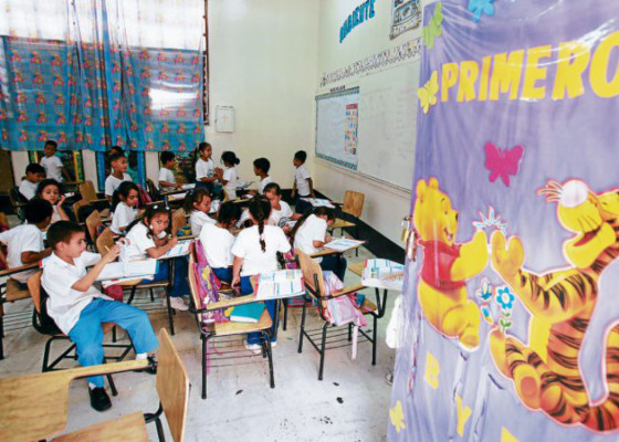 Escuela Dionisio de Herrera continúa igual de insegura