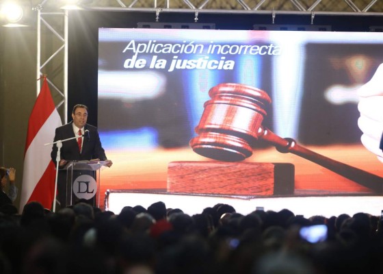 Luis Zelaya ofrece un país con oportunidades y 'sin privilegios”