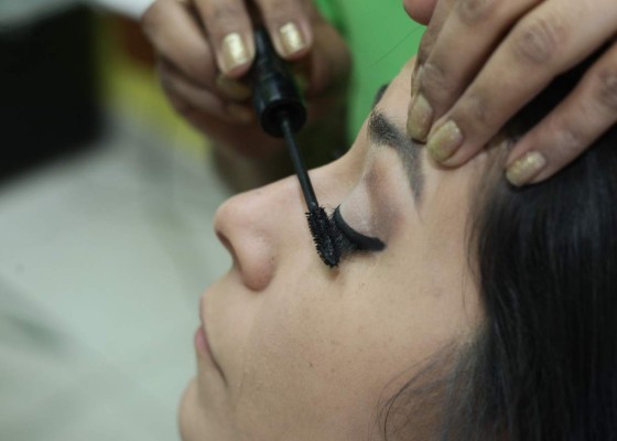 Ojos pequeños para lograr una mirada de impacto