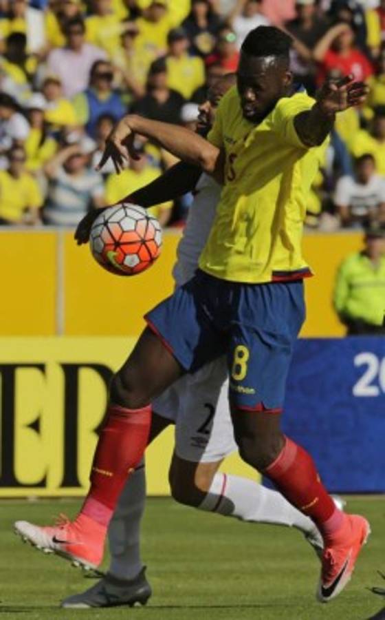 Perú gana 2-1 a Ecuador y pelea la clasificación a Rusia-2018