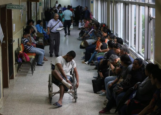 Enfermos sufren calvario por paro de médicos en Honduras