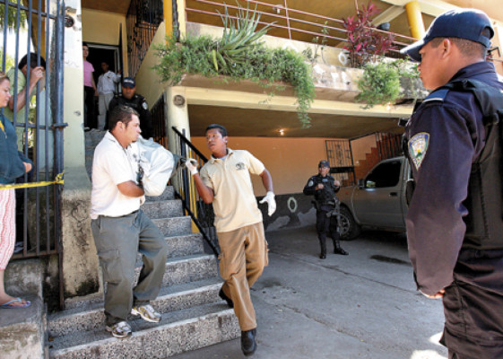 Dos muertos deja tiroteo en interior de merendero