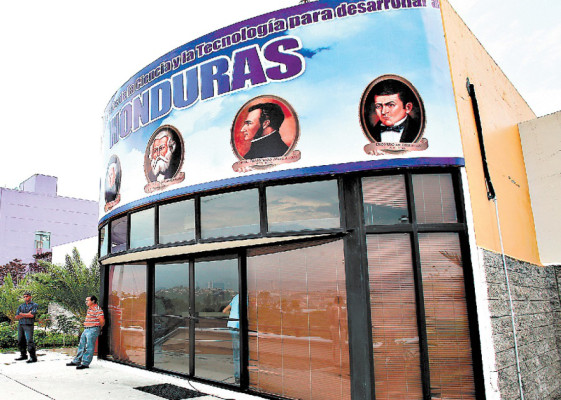 'Barrida azul' por cambios en estructura de gobierno de Honduras