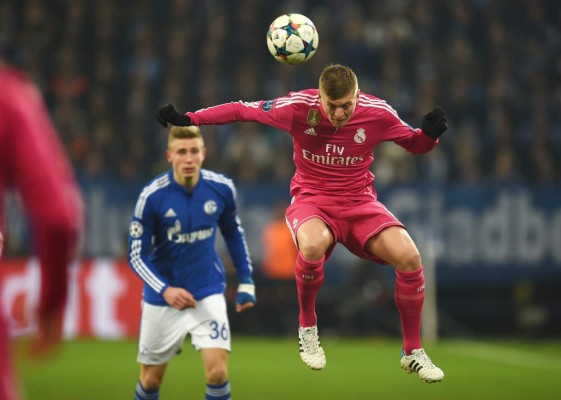 Real Madrid gana de visita al Schalke y se acerca a los cuartos