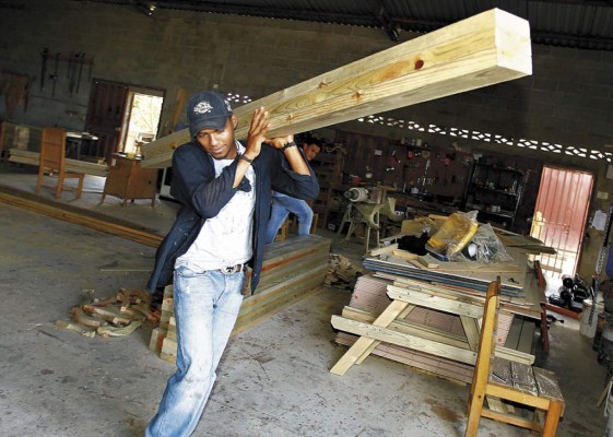 Trabajo y servicio caracteriza a los menonitas