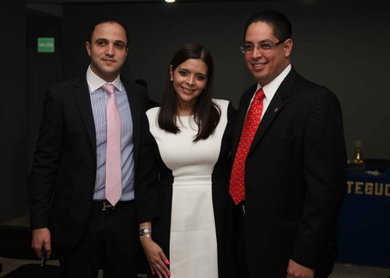 Ceremonia de juramentación del Club Rotario Real de Minas