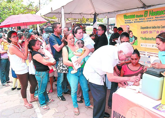 Honduras: Equipadas unidades para vacunar a 129 mil capitalinos