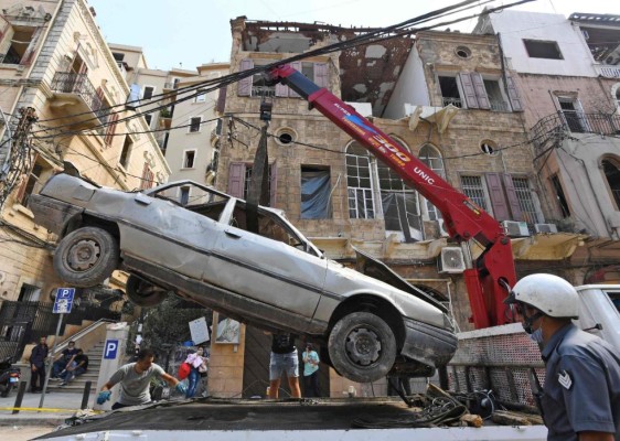 FOTOS: Tras explosión, libaneses huyen del dolor, la corrupción y la crisis política