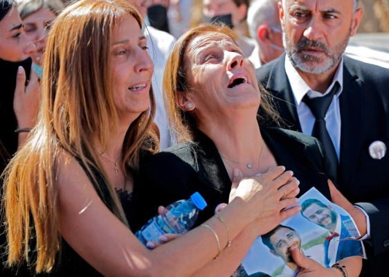 FOTOS: Tras explosión, libaneses huyen del dolor, la corrupción y la crisis política