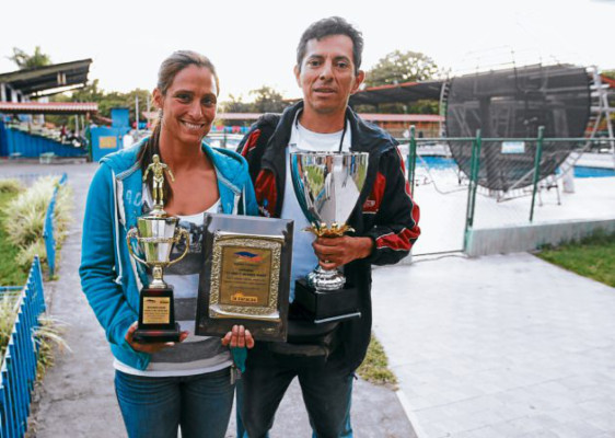 Nadadora hondureña gana otra medalla en Italia