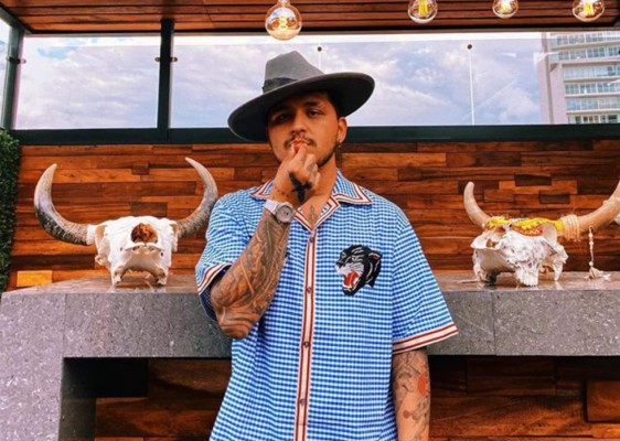 La 'maldición' de tatuarse por amor a Belinda (FOTOS)