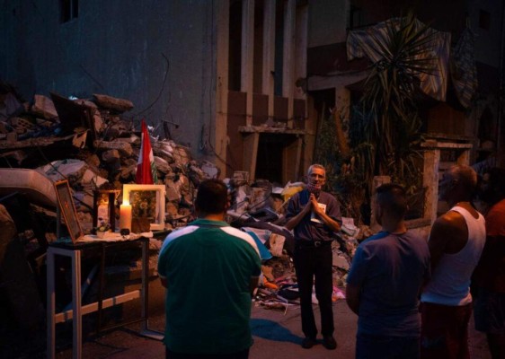 FOTOS: Tras explosión, libaneses huyen del dolor, la corrupción y la crisis política