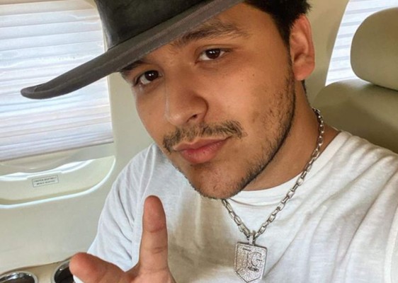 La 'maldición' de tatuarse por amor a Belinda (FOTOS)