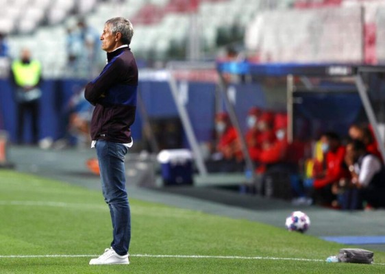 El FC Barcelona despide a su entrenador Quique Setién  