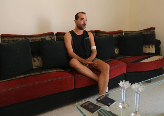 FOTOS: Tras explosión, libaneses huyen del dolor, la corrupción y la crisis política