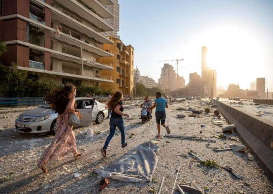 FOTOS: Llanto, shock y búsqueda de más víctimas en una devastada Beirut
