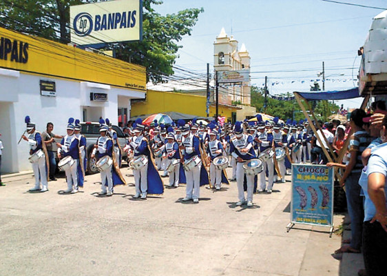 Inicia feria en la tierra de la sal y el camarón