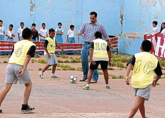 Con broche de oro sellan jornada de reciclaje