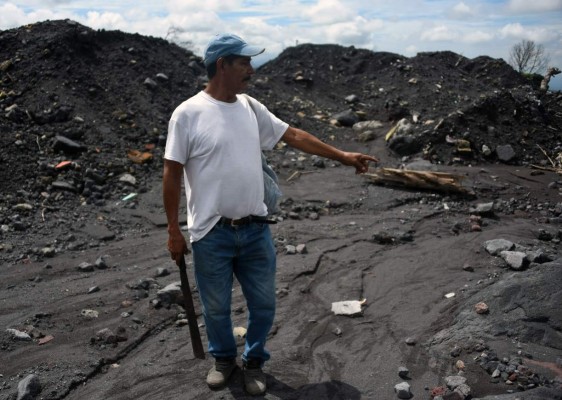 Ruinas, dolor y soledad, las imágenes de Guatemala a un año del volcán de Fuego