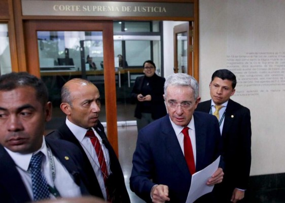 Crece presión por una asamblea constituyente en Colombia