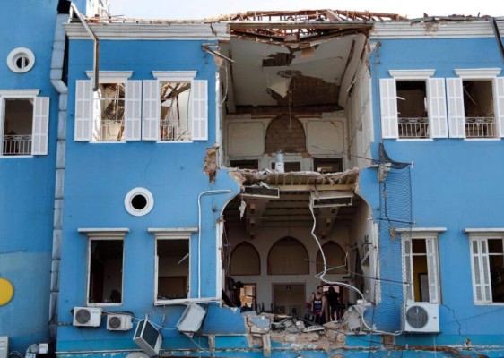 FOTOS: Llanto, shock y búsqueda de más víctimas en una devastada Beirut