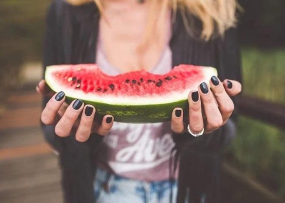 Cinco errores que cometes al comprar y comer sandía