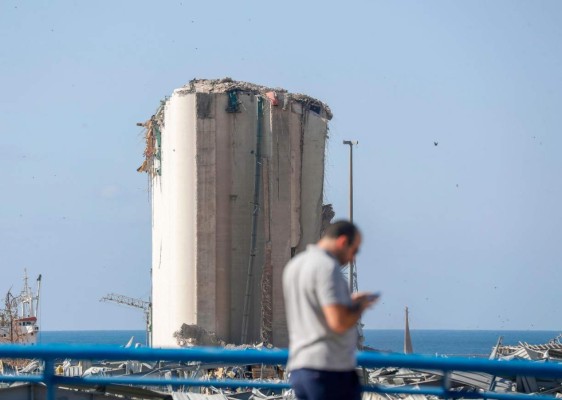 FOTOS: Llanto, shock y búsqueda de más víctimas en una devastada Beirut