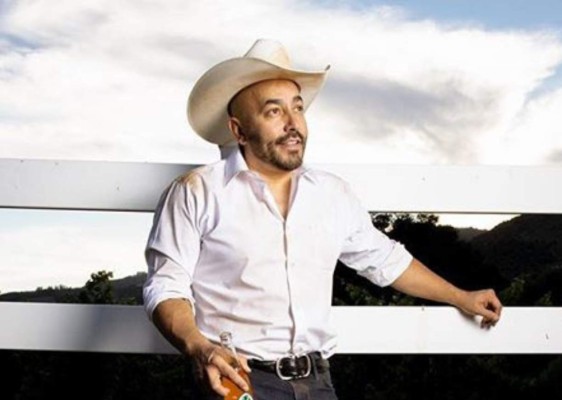 La 'maldición' de tatuarse por amor a Belinda (FOTOS)