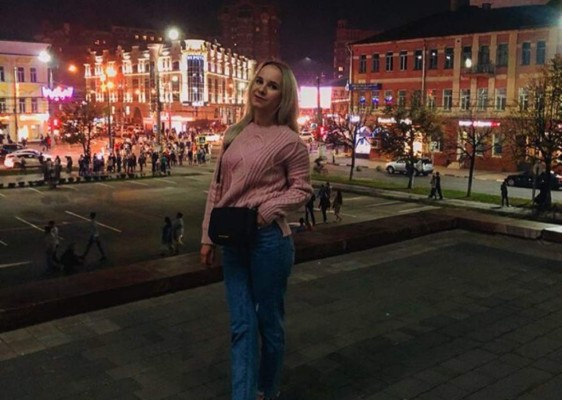 Así es Nadezhda Zhúkova, la sexy enfermera que se volvió modelo