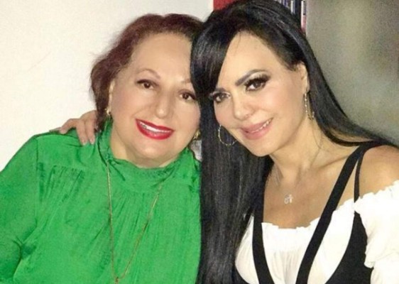 Maribel Guardia junto con su madre. Foto TVyNovelas.