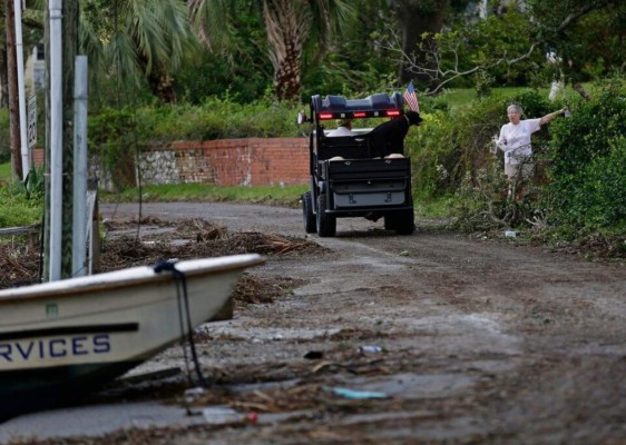 Isaías azota Carolina del Norte y hay riesgo de inundaciones mortales
