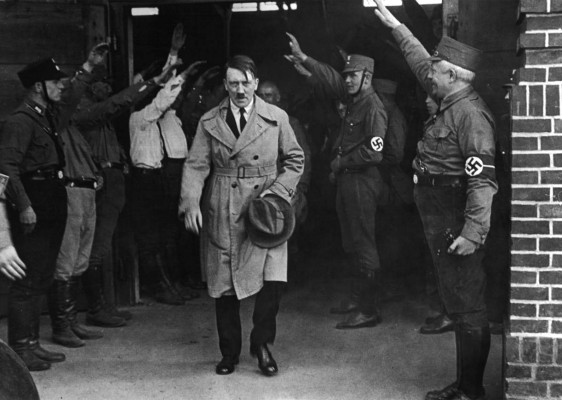 Libro de Hitler vuelve a las librerías después de 70 años
