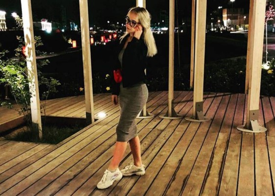 Así es Nadezhda Zhúkova, la sexy enfermera que se volvió modelo