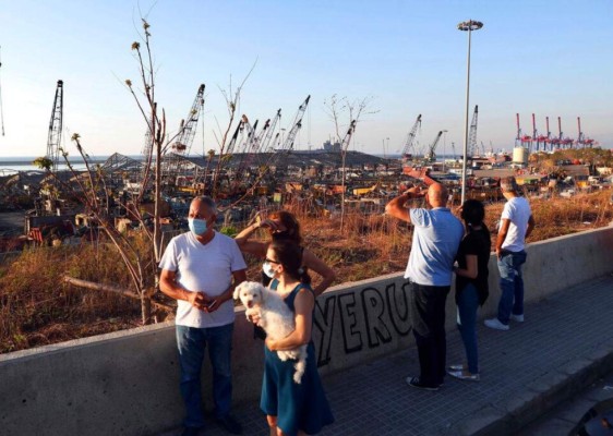 FOTOS: Tras explosión, libaneses huyen del dolor, la corrupción y la crisis política