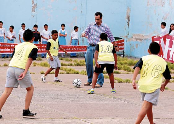 Con broche de oro sellan jornada de reciclaje