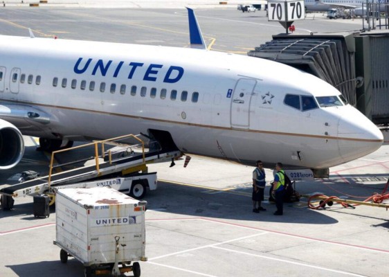 United Airlines no recortará tanto personal como creía&nbsp;&nbsp;